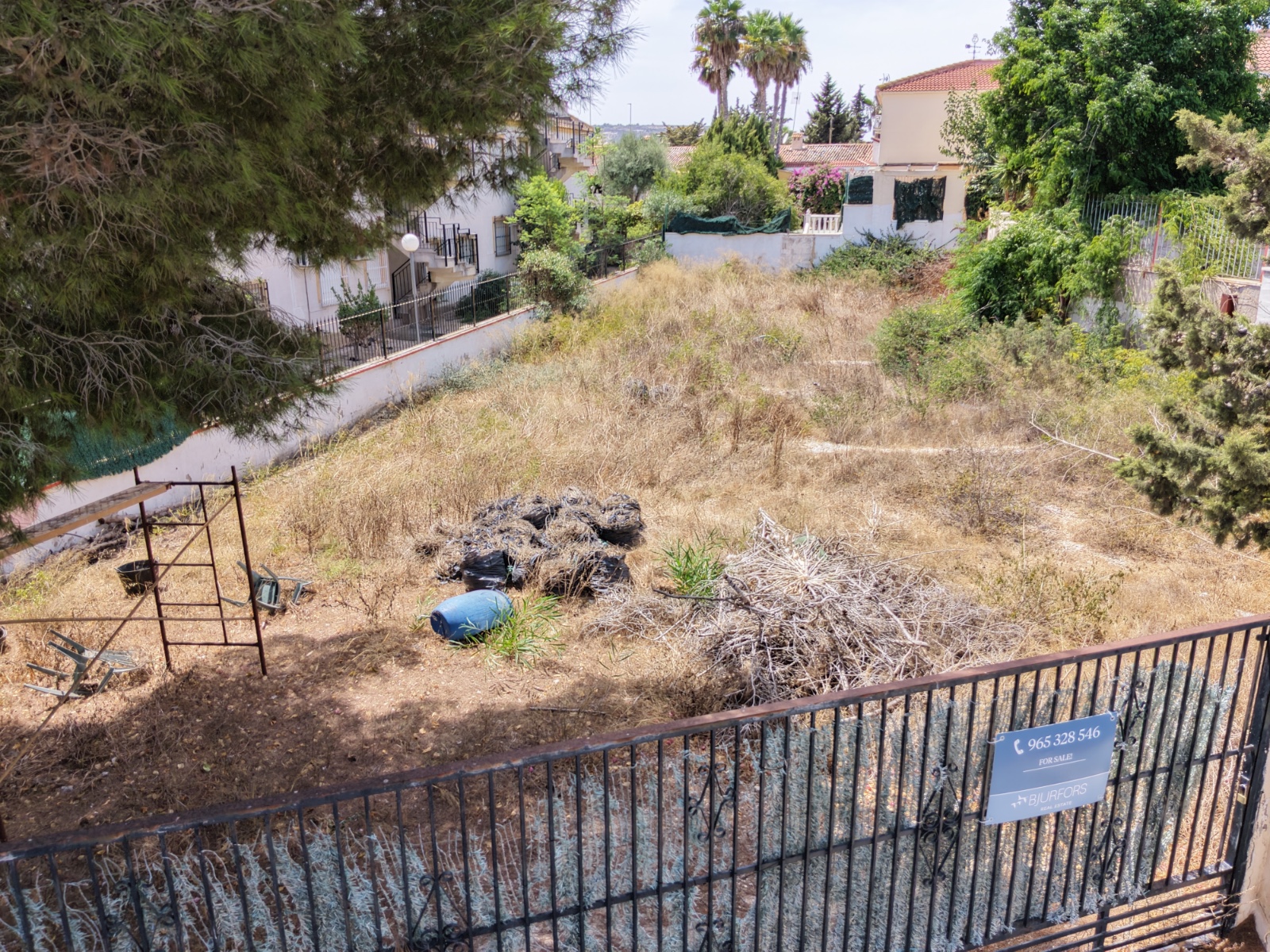 Plot / Land, Montemar