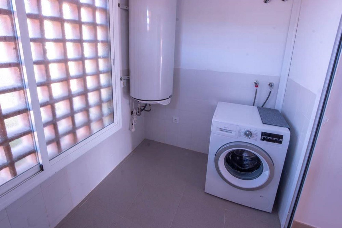 Townhouse, El Paraiso