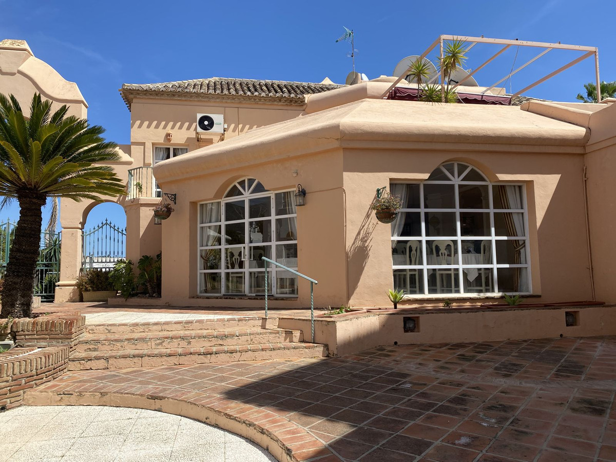 Commercial, Mijas Golf