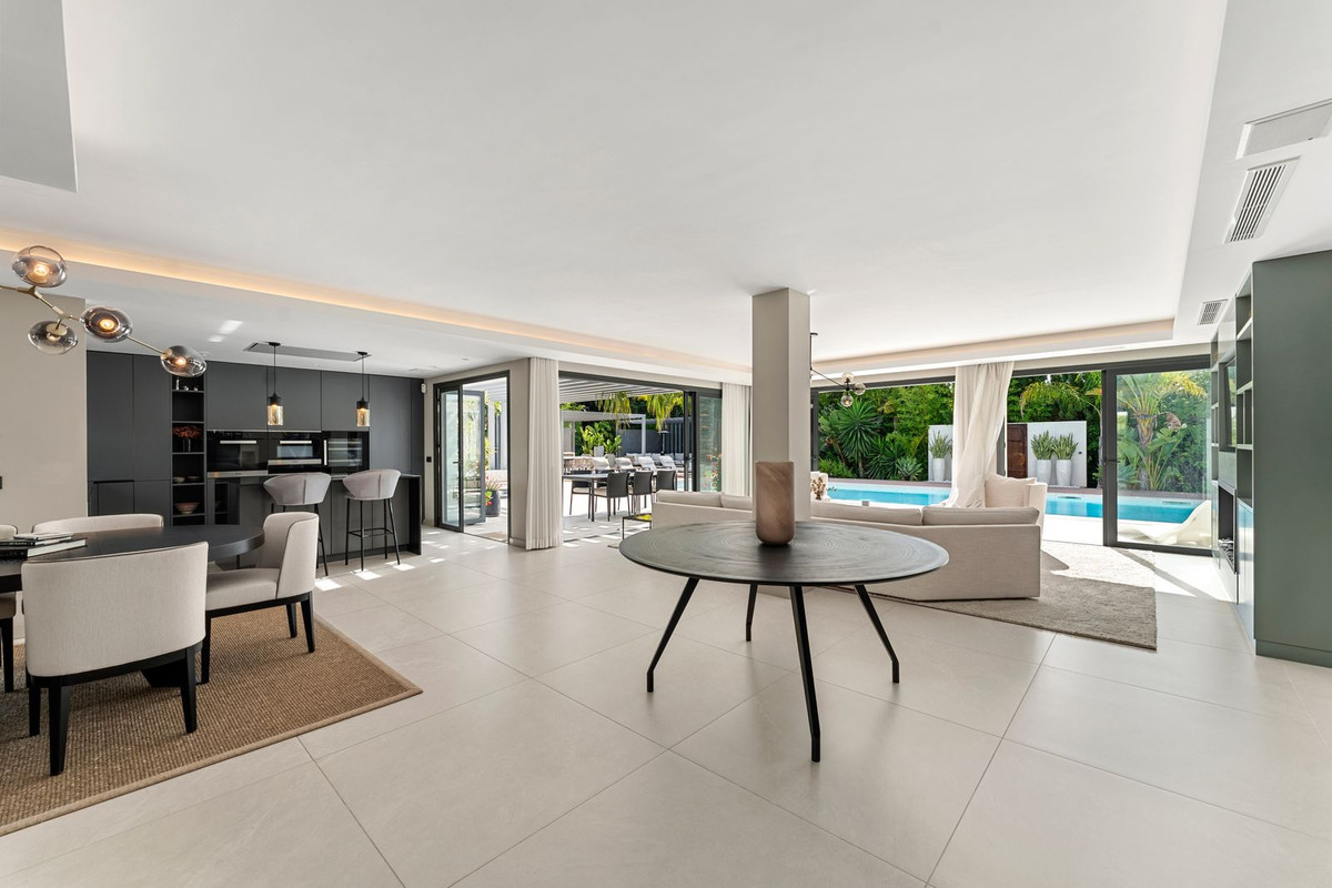 Villa, Las Brisas