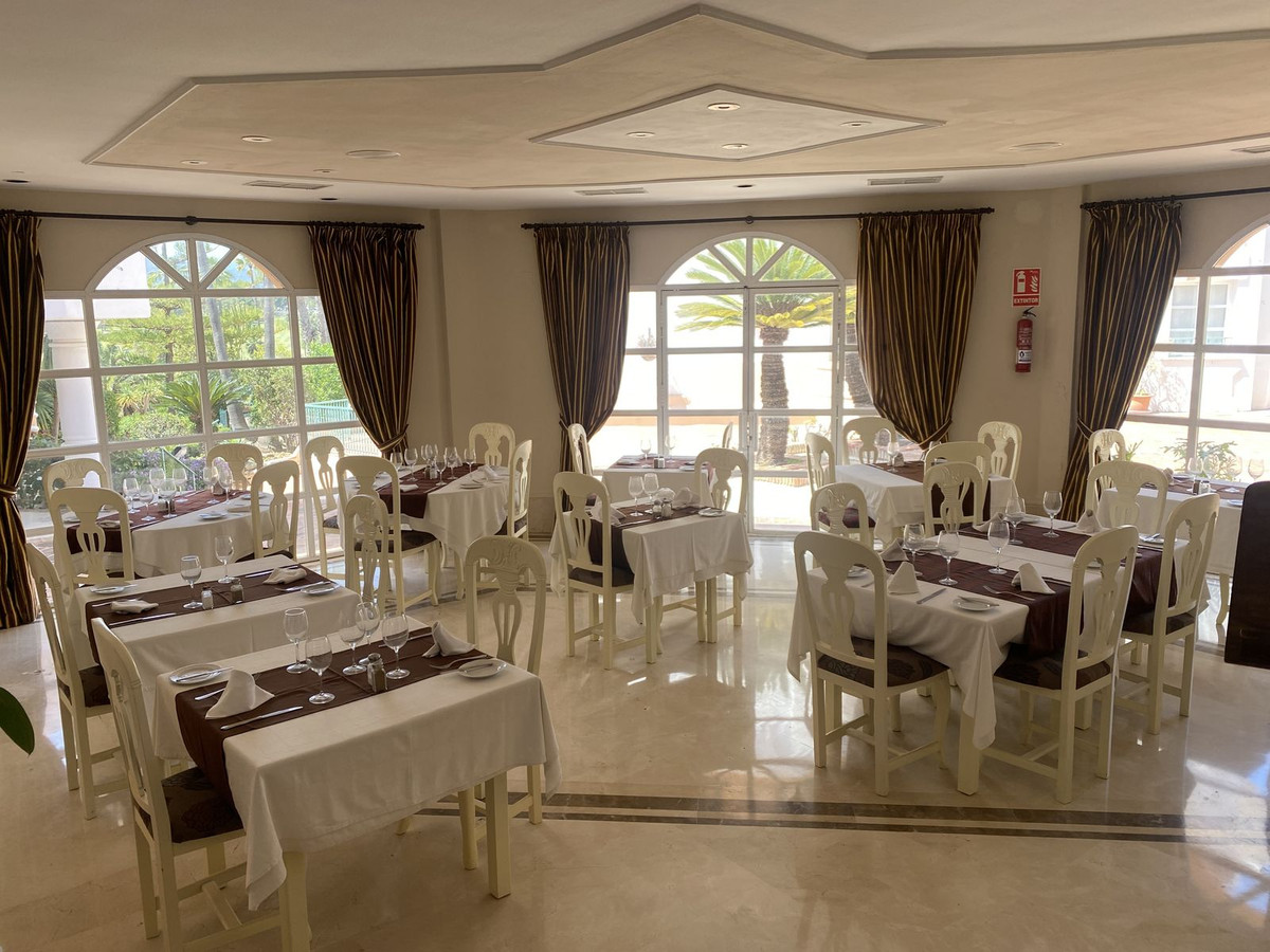 Commercial, Mijas Golf