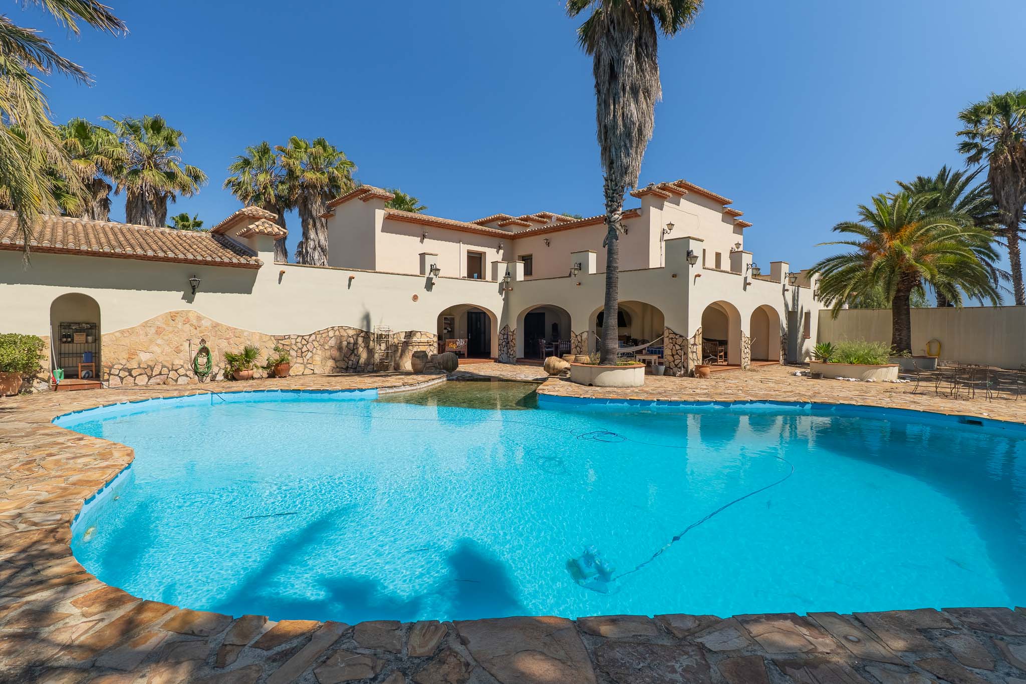 Villa, Ondara