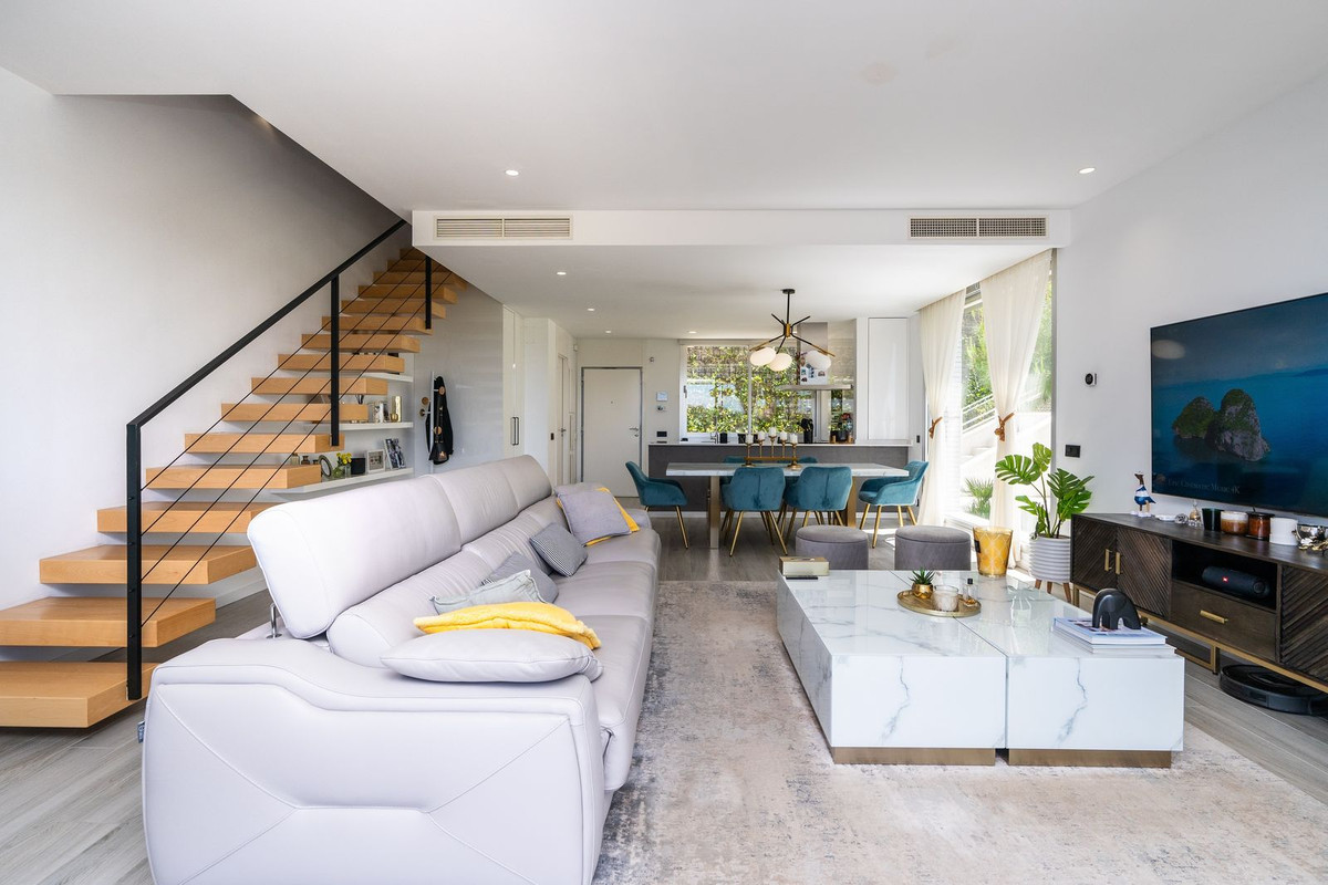 Townhouse, Cancelada