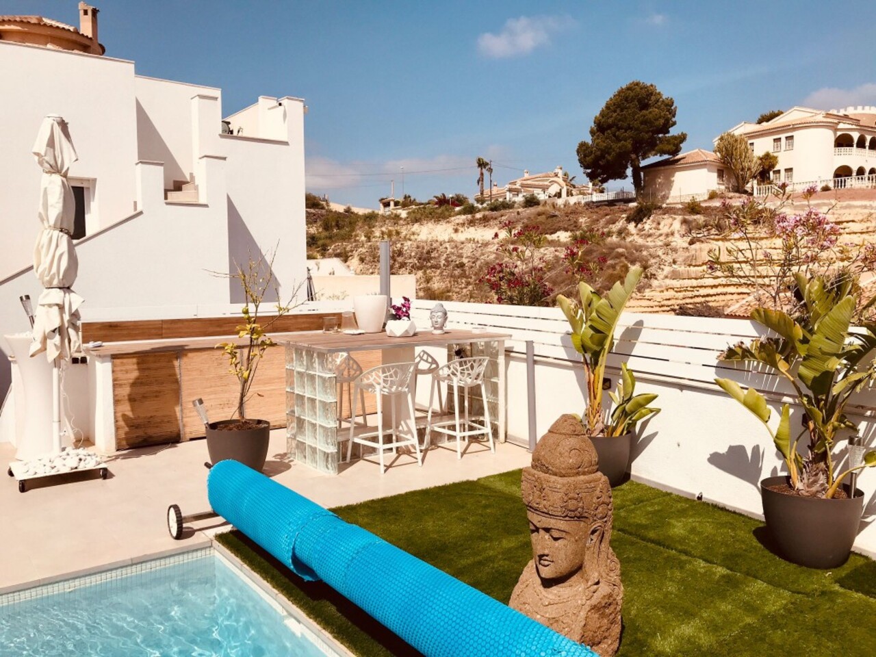 Villa, Quesada