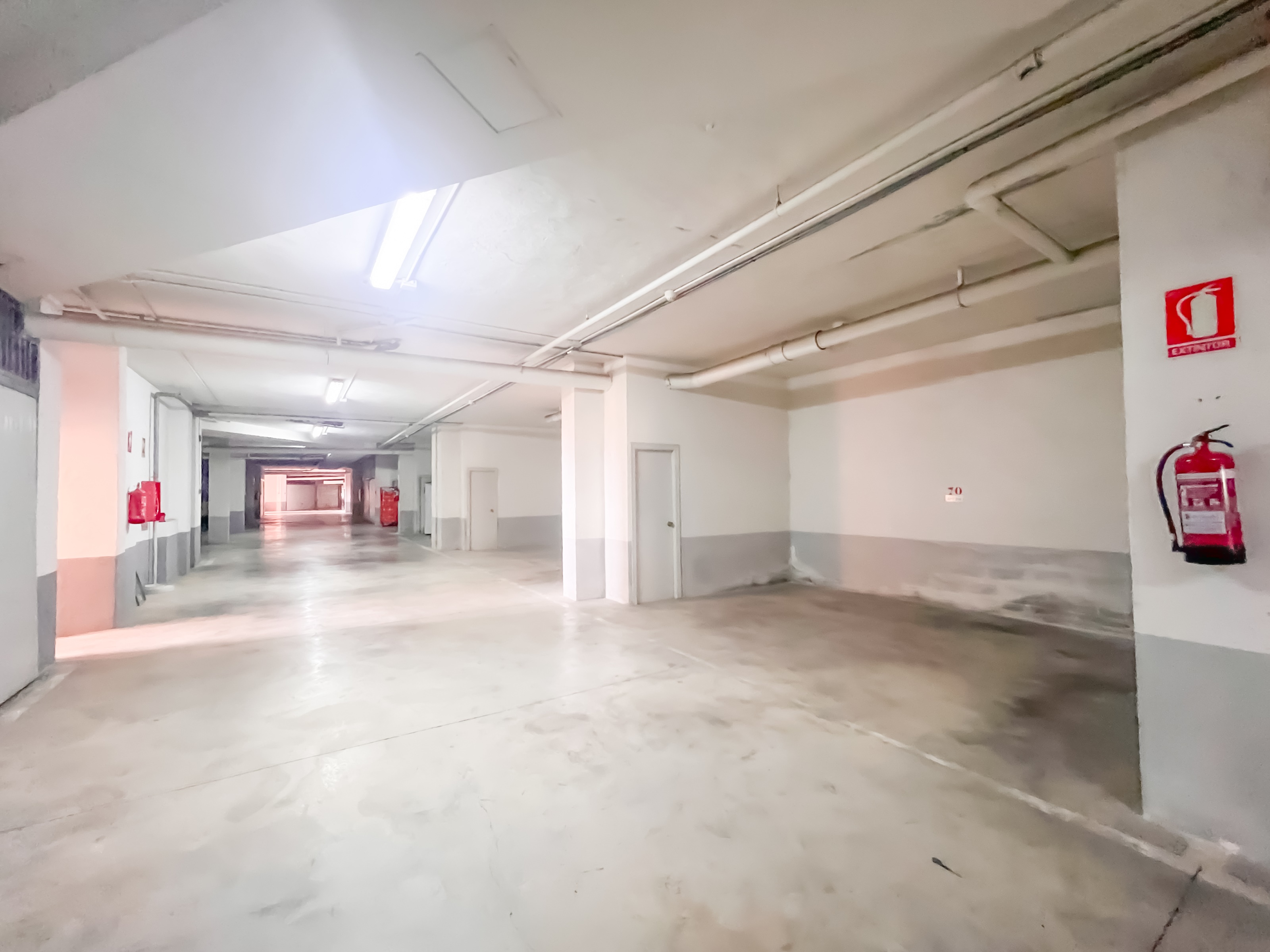 Apartment, Mascarat