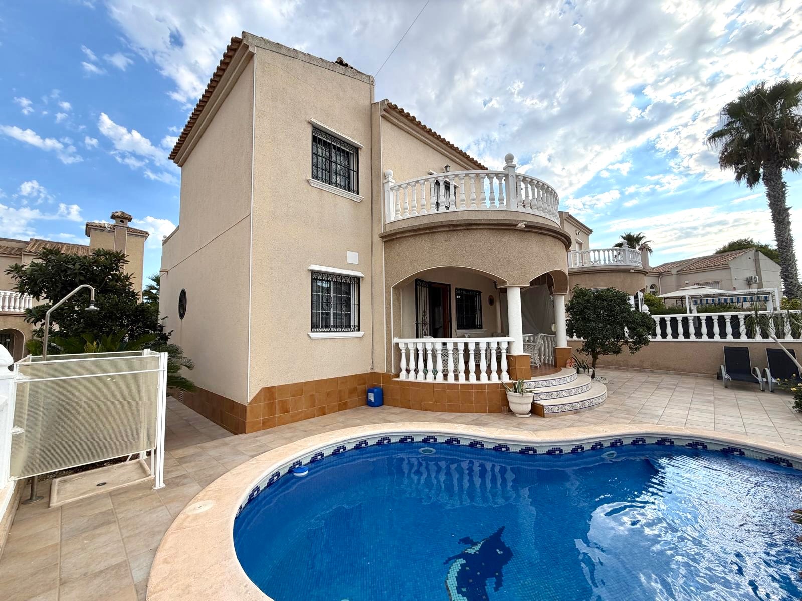 Villa, Villamartín-Las Filipinas