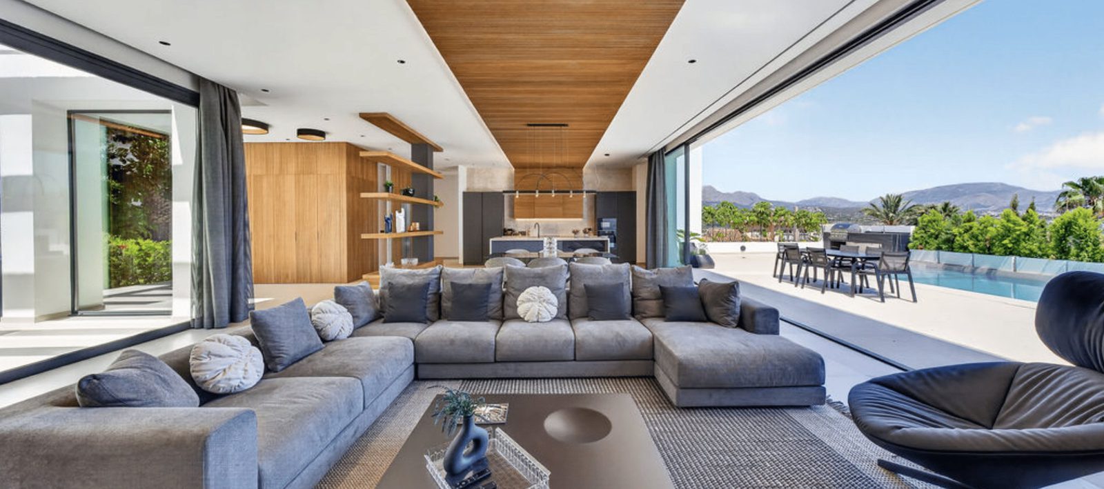Villa, Albir