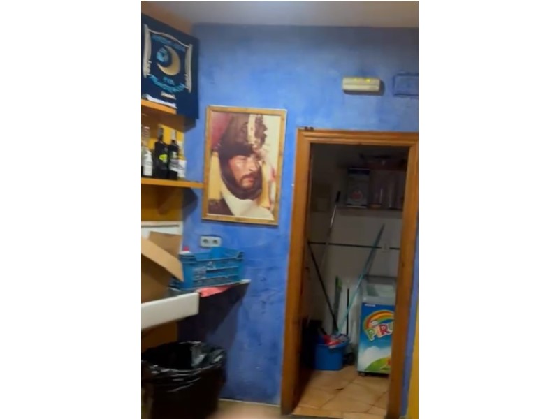 Commercial, Puerto