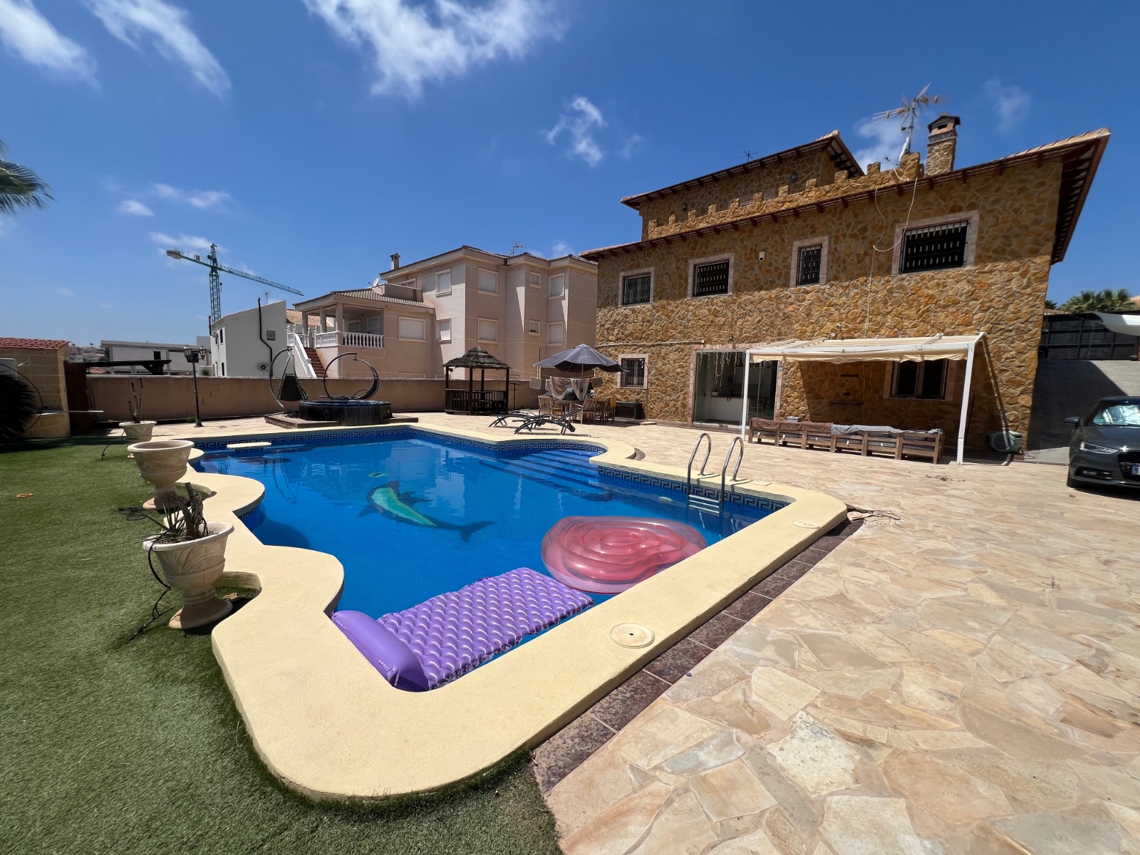 Villa, La Escuera