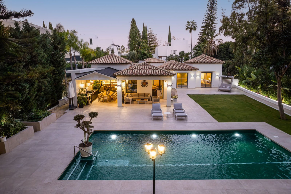 Villa, Nueva Andalucía