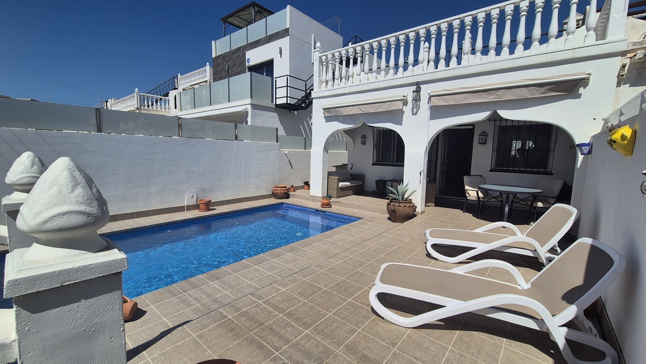 Semi Detached, Villamartin