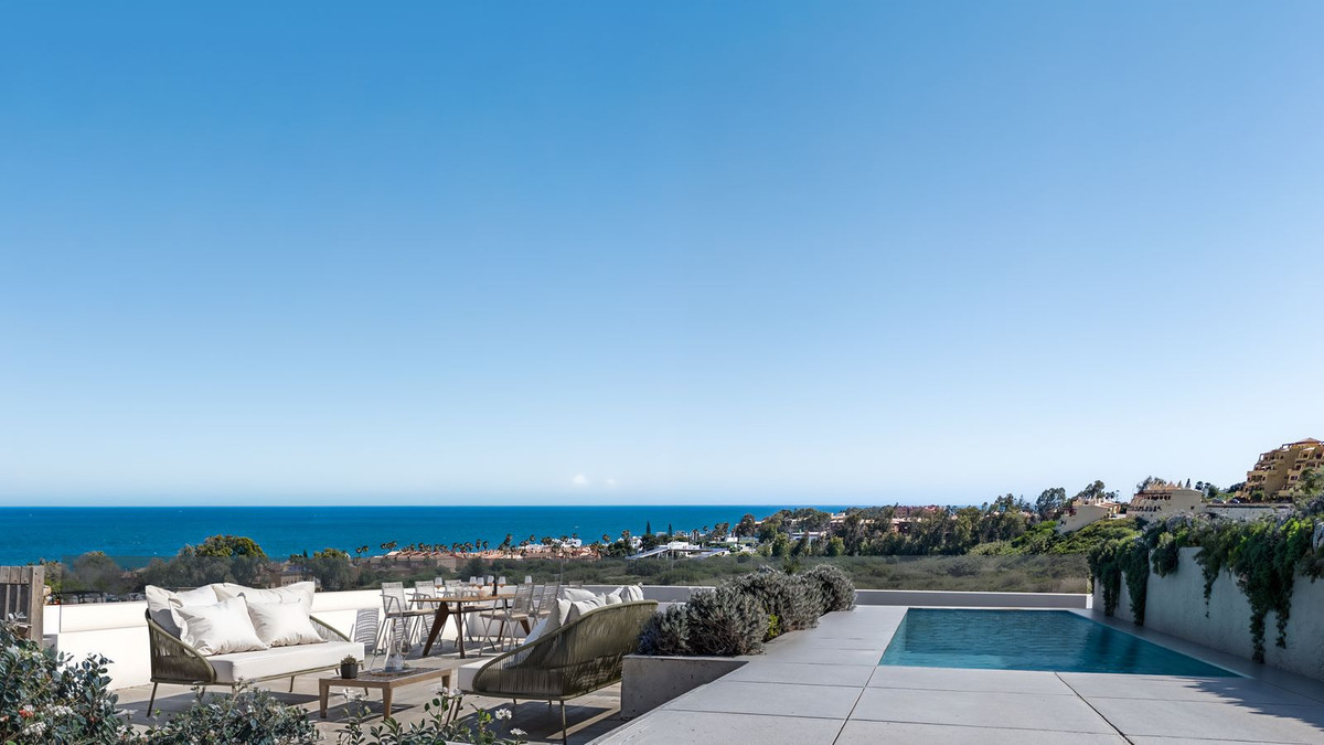 Penthouse, Manilva