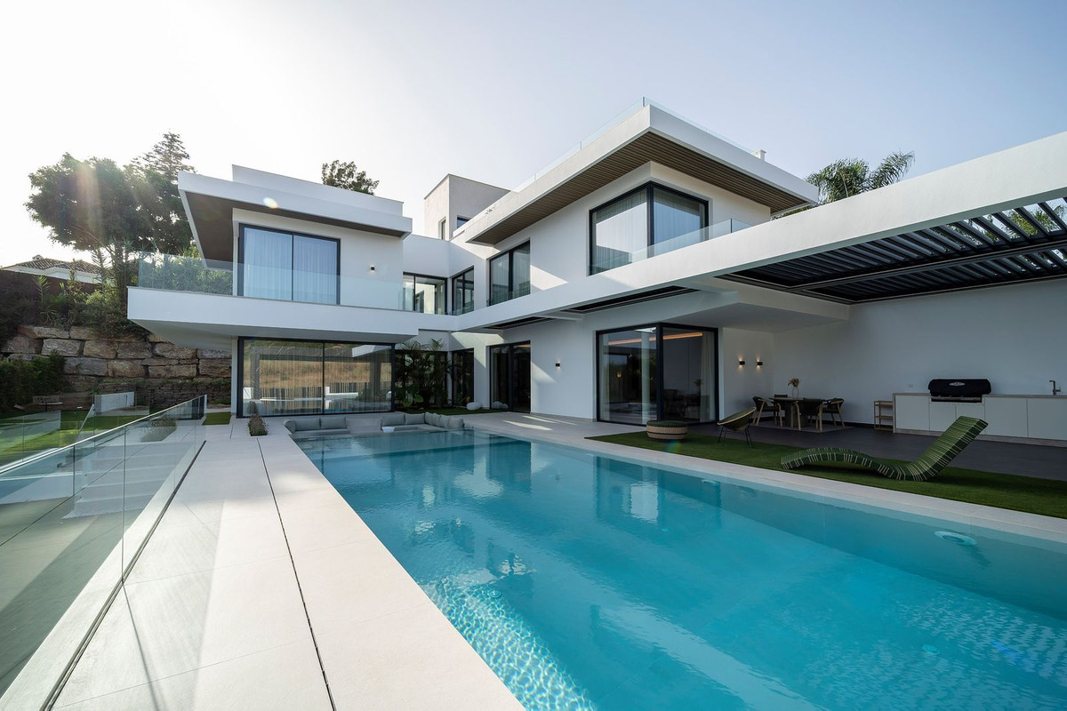 Villa, El Paraiso