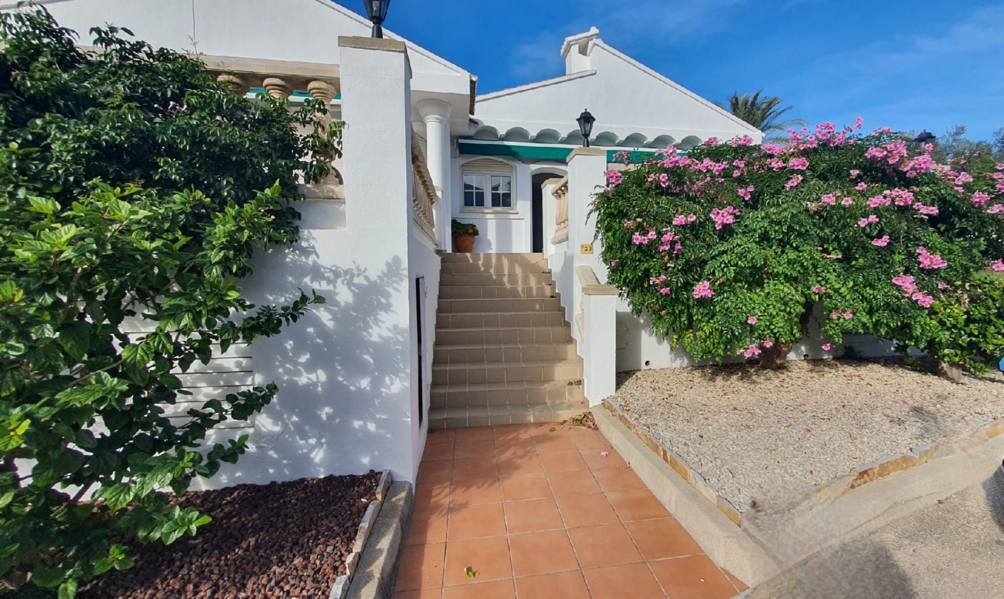 Townhouse, Benimeit - Tabaira