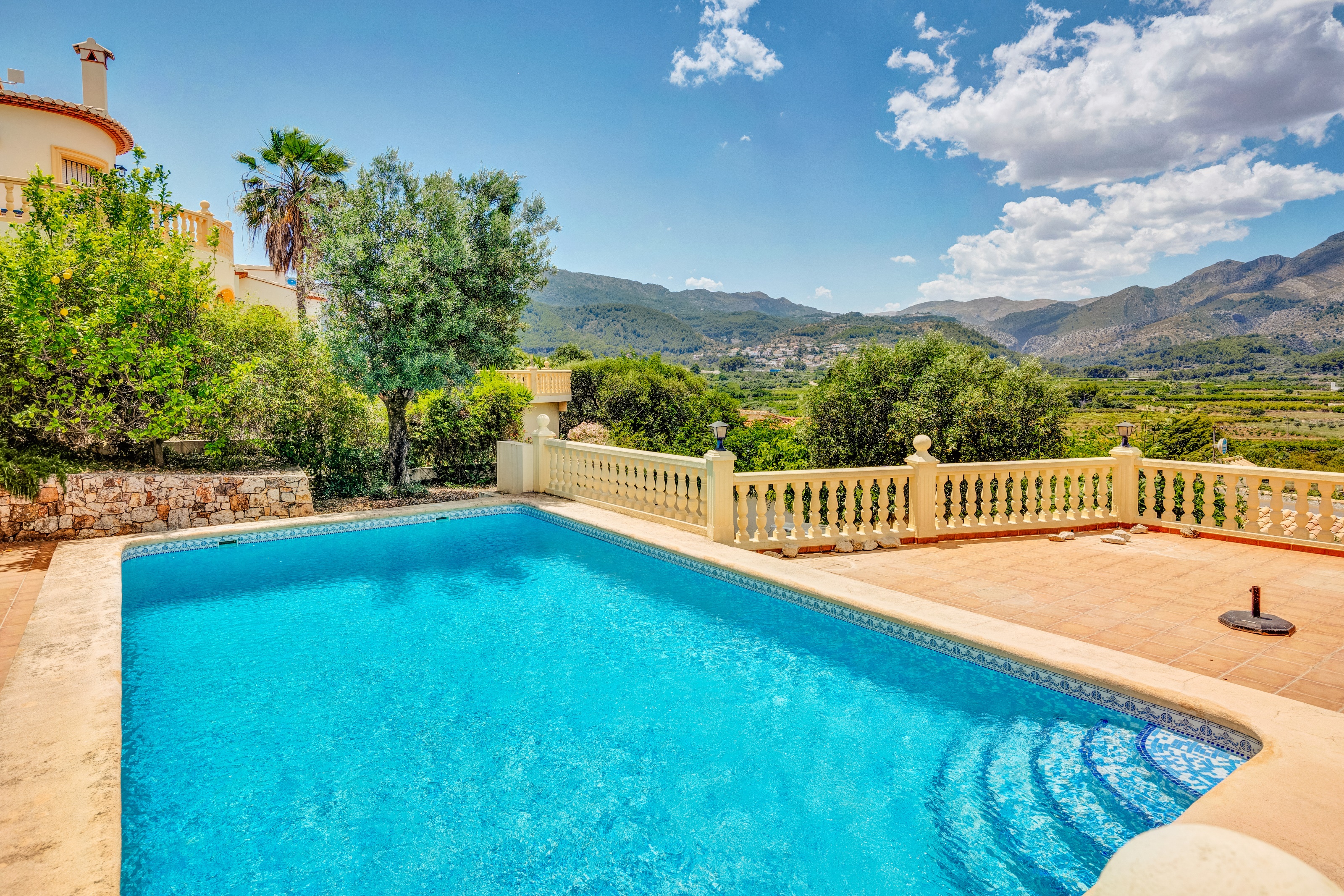 Villa, Orba