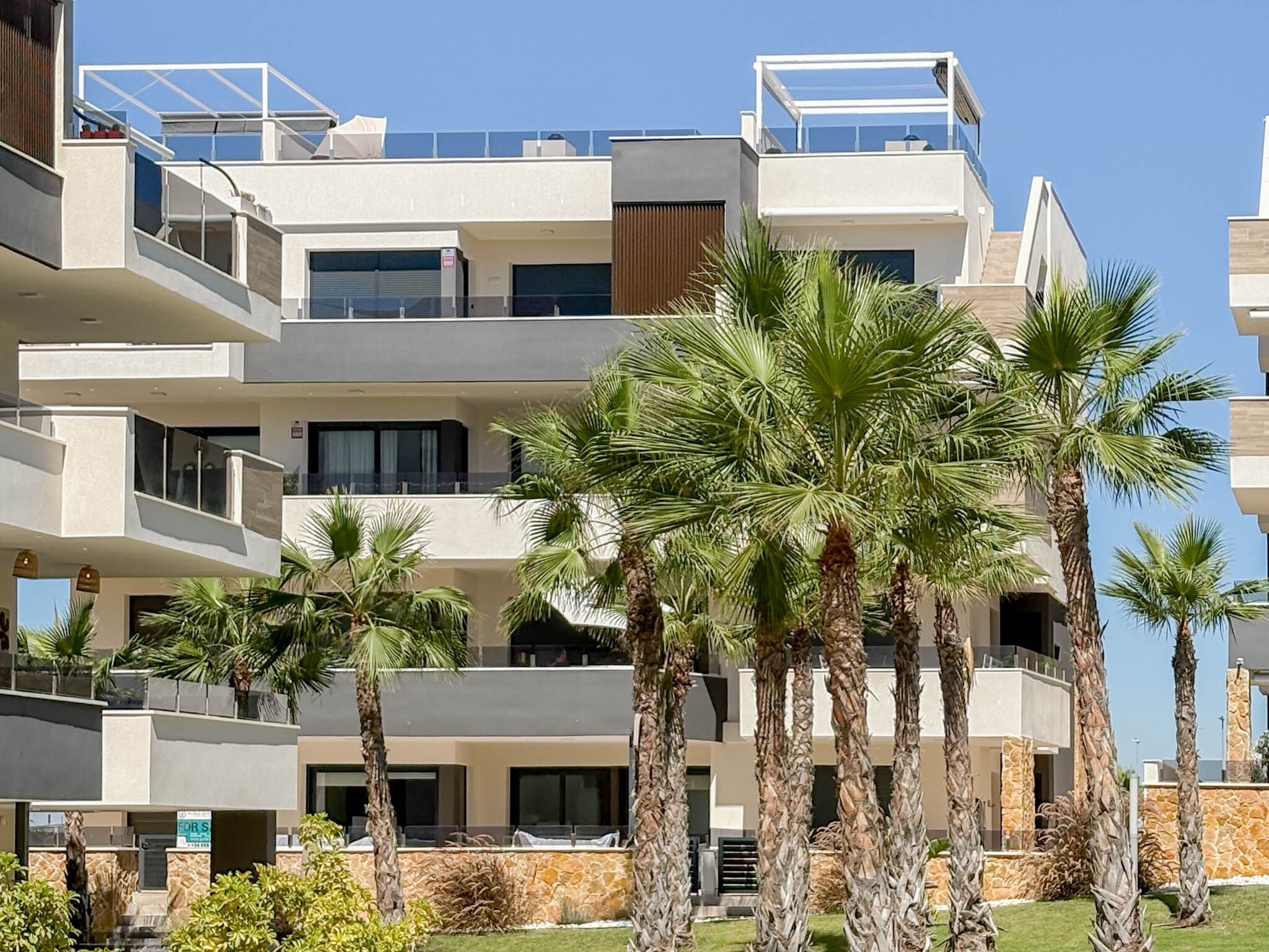 Penthouse, Los Altos