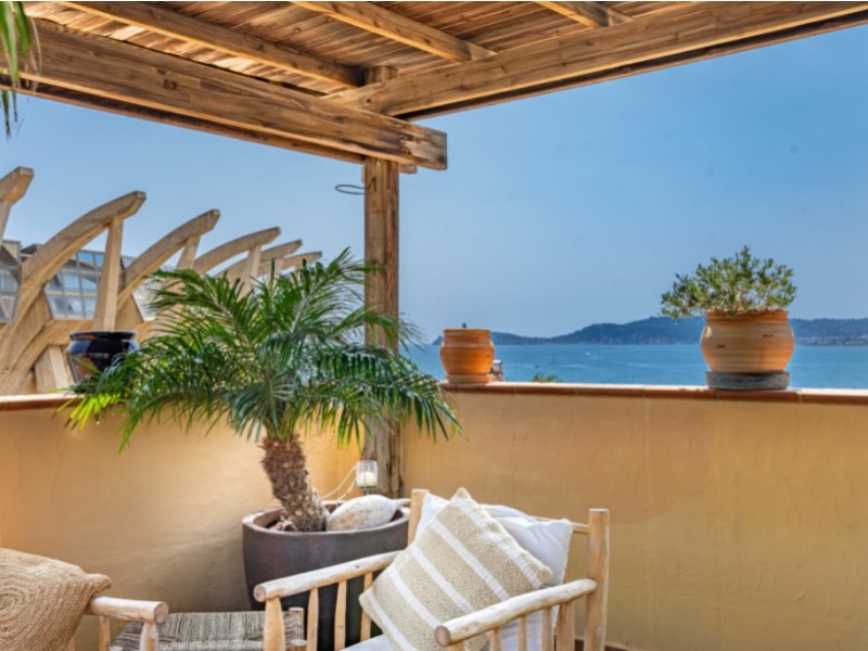 Villa, Puerto