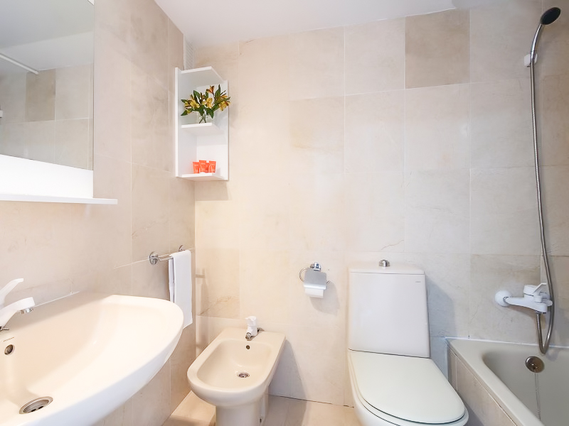 Apartment, Mascarat