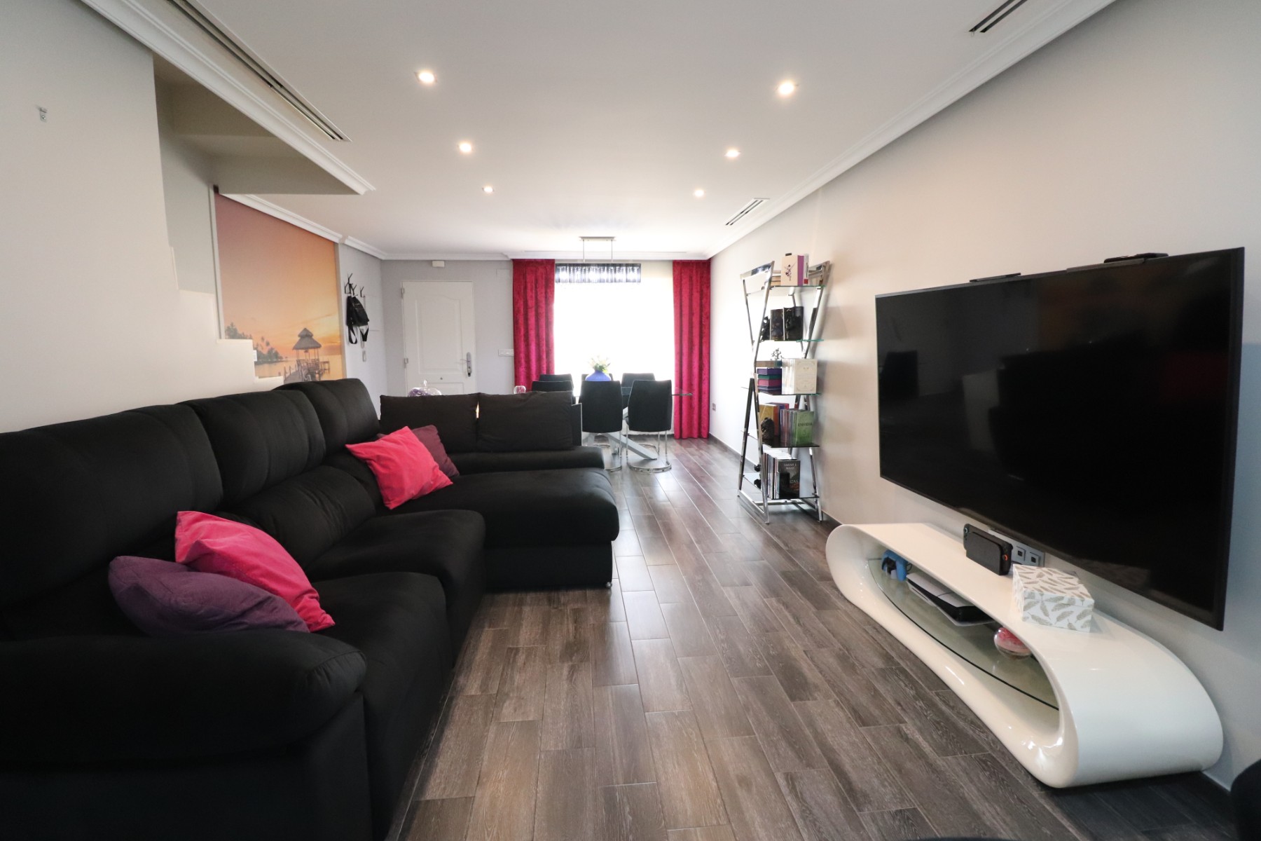 Townhouse, Redovan - Town
