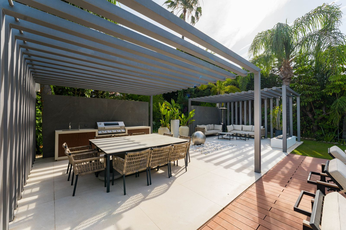 Villa, Las Brisas