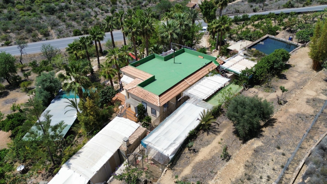 Country house, Cautivador