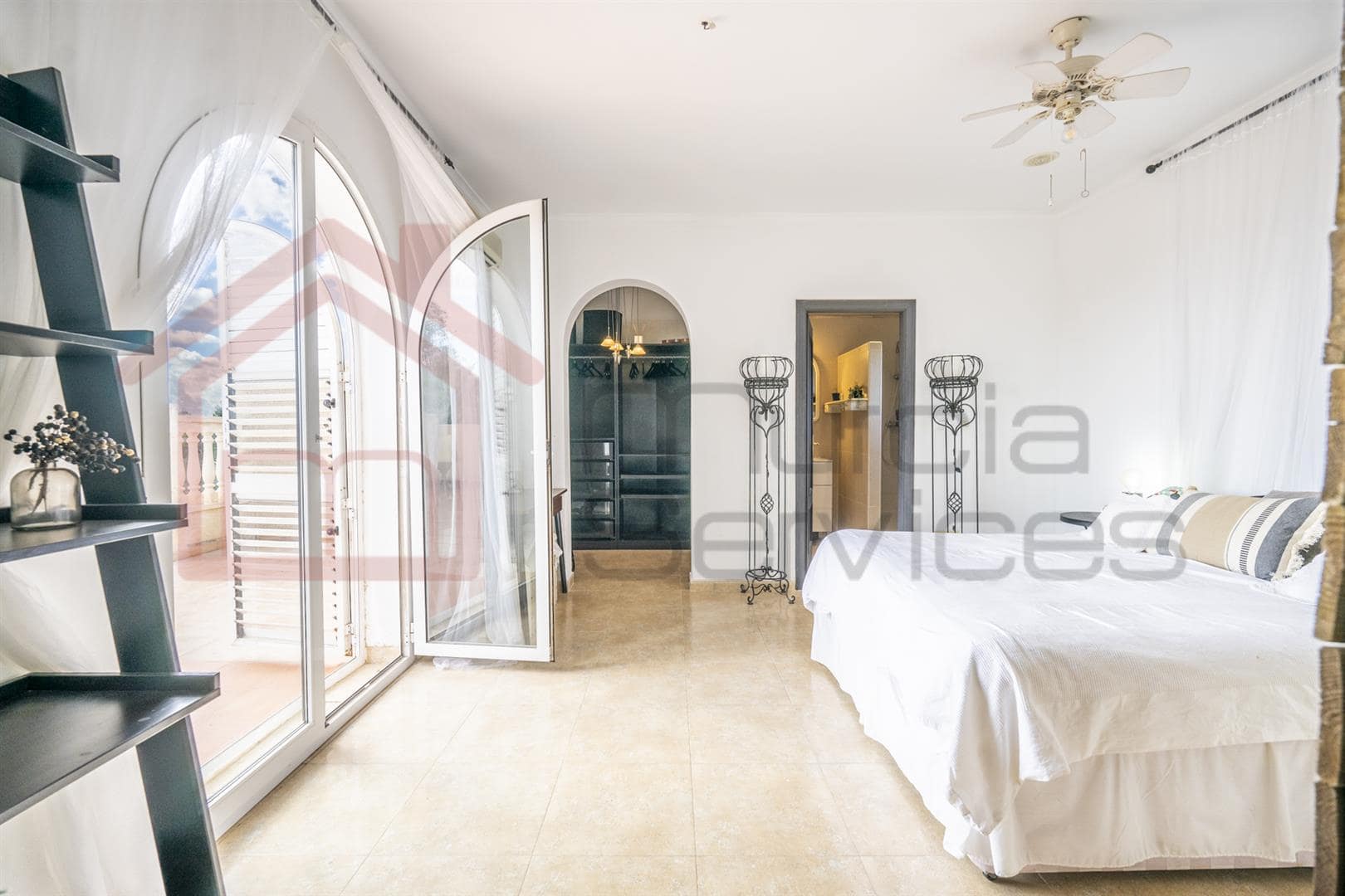 Villa, Valle del Sol