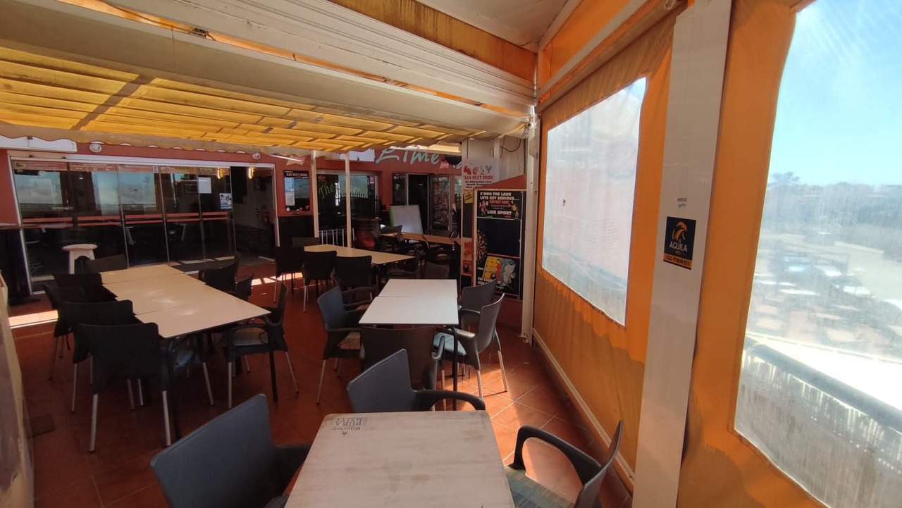 Commercial, Los Altos