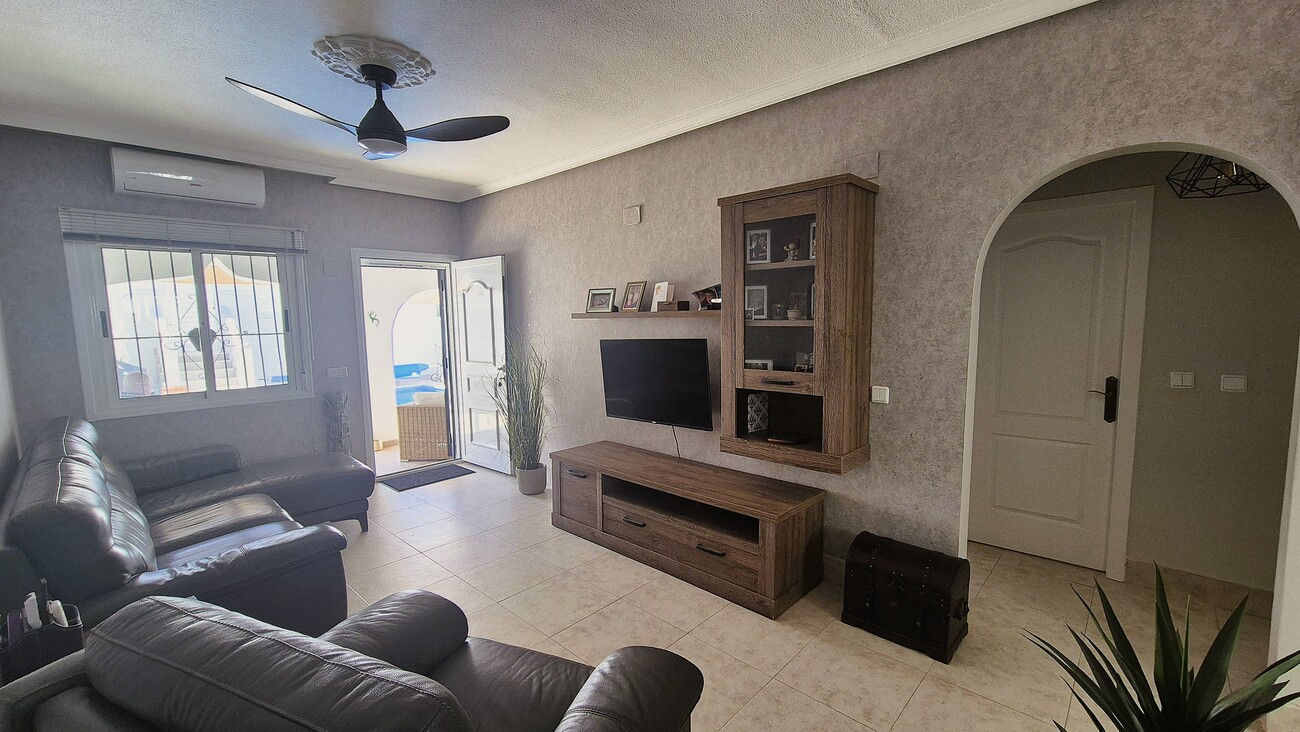 Semi Detached, Villamartin