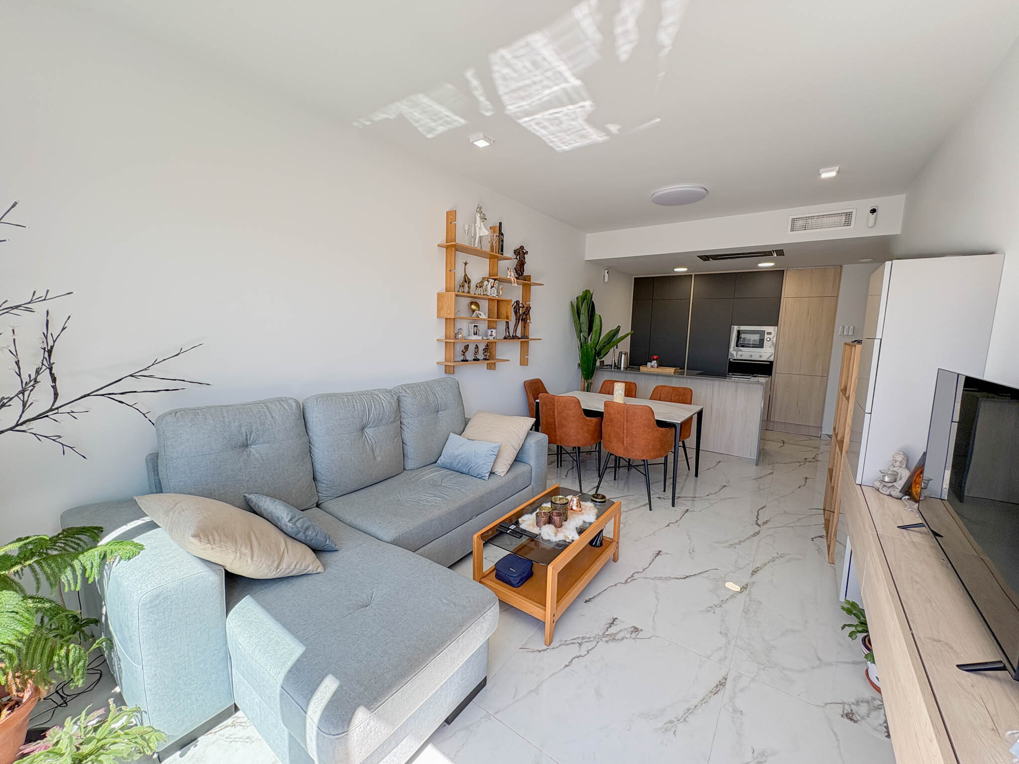 Penthouse, Los Altos