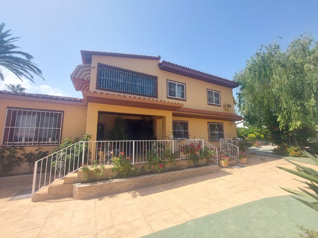 Villa, Albir
