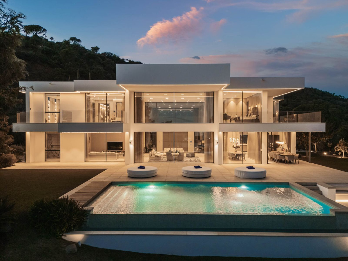Villa, El Madroñal