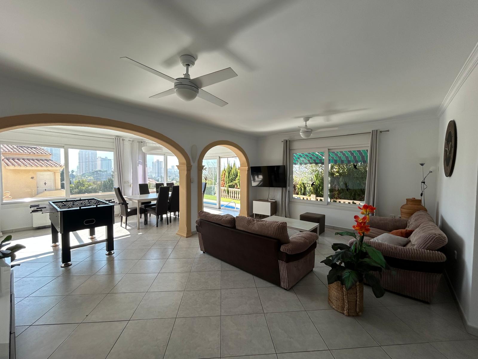 Villa, Costeres