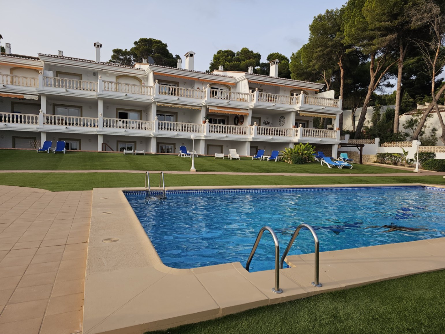 Apartment, Playetes