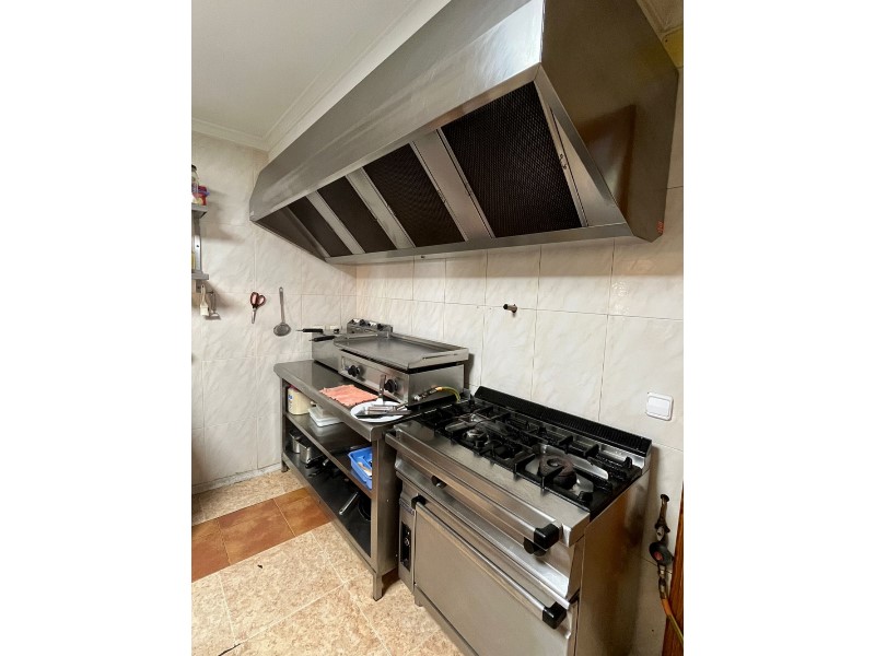 Commercial, Montañar - El Arenal