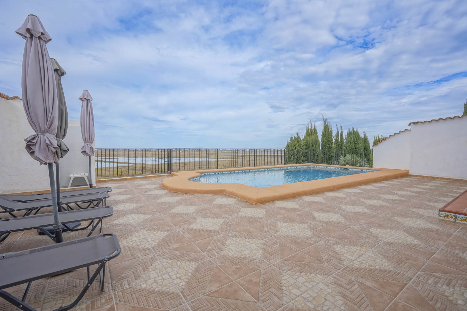 Villa, Pego