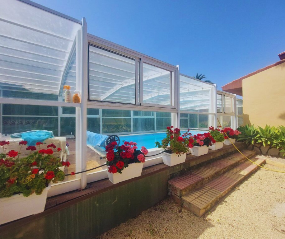 Villa, Albir