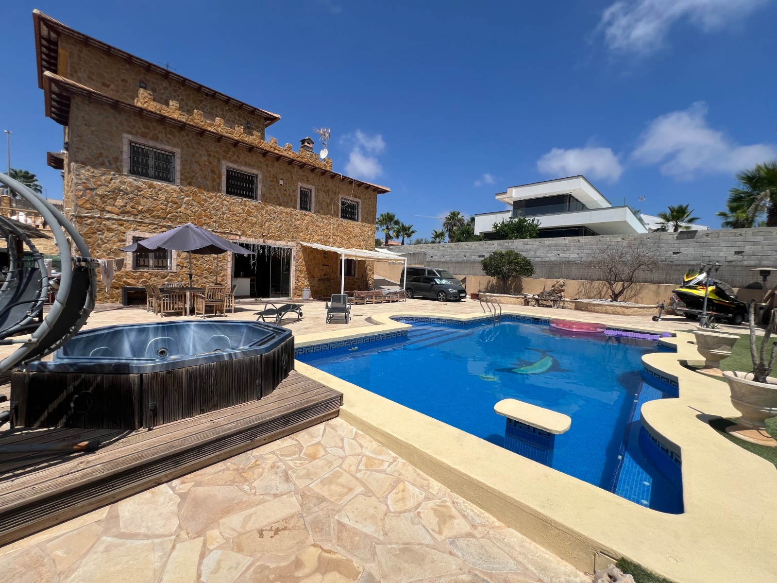 Villa, La Escuera