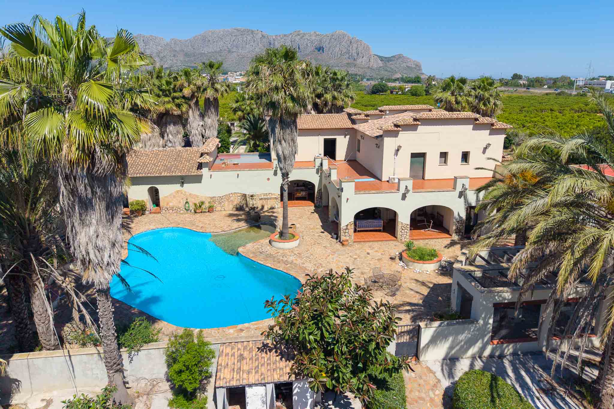 Villa, Ondara