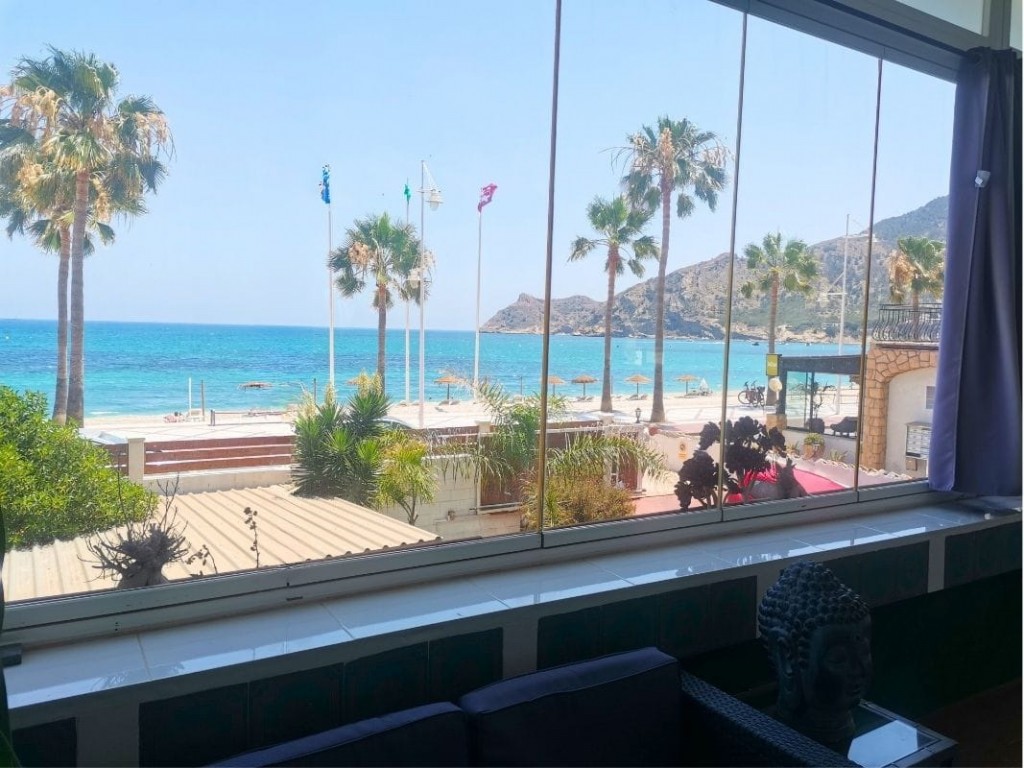 Villa, Albir